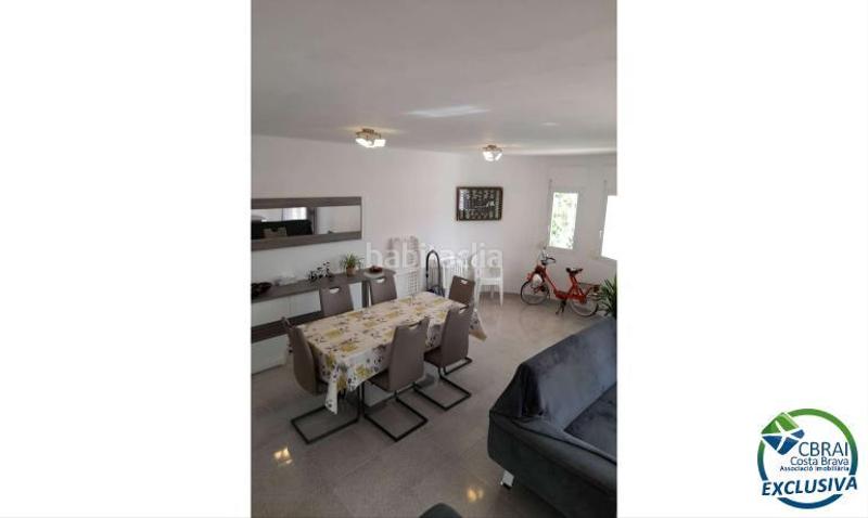 Foto 8def9ad5-d645-4f91-8e03-a4077ab1347c. Chalet en puigmal bonita casa en una zona residencial tranquila . en Empuriabrava
