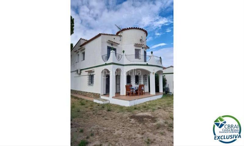 Foto b6472029-f657-4824-a8a3-8515ea0cb6ea. Chalet en puigmal bonita casa en una zona residencial tranquila . en Empuriabrava