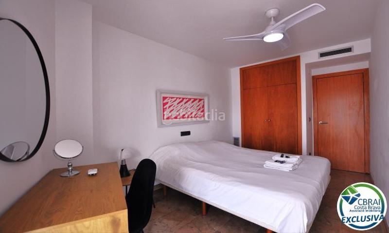 Foto 36cb987f-2ce1-489f-ada4-900dffe8f200. Piso en marítim 40 ático en 1 línea con solárium, preciosas vistas y licencia turística. en Roses