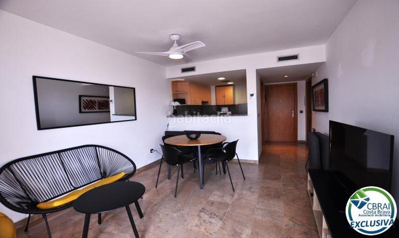 Foto 4f8c8ac9-dfaf-4e37-bc72-3c5d860fef78. Piso en marítim 40 ático en 1 línea con solárium, preciosas vistas y licencia turística. en Roses