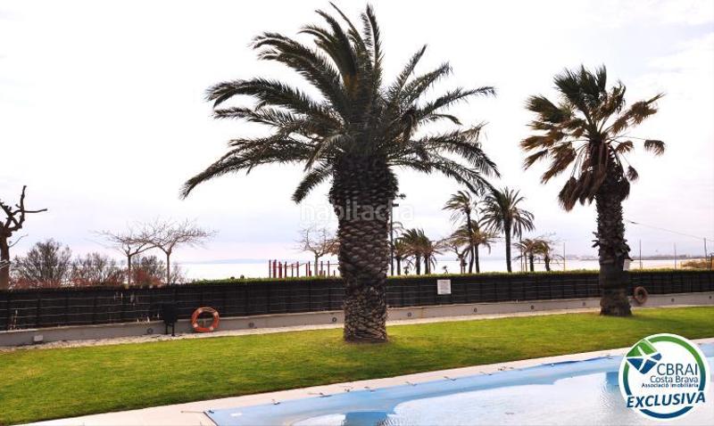 Foto 98d5ed51-5269-41b6-b6e1-90249233c1d3. Piso en marítim 40 ático en 1 línea con solárium, preciosas vistas y licencia turística. en Roses