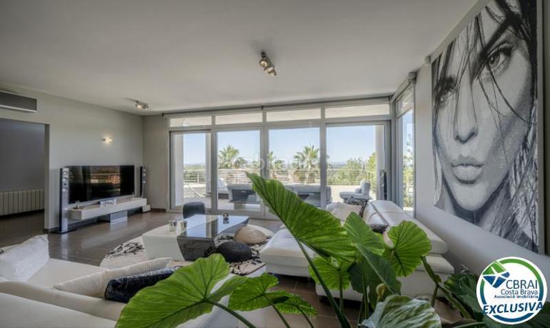 Foto c8480c25-f379-42b5-8368-8375b7066092. Chalet en alemanya 74 sublime villa de lujo situada en un entorno privilegiado en Palau-saverdera