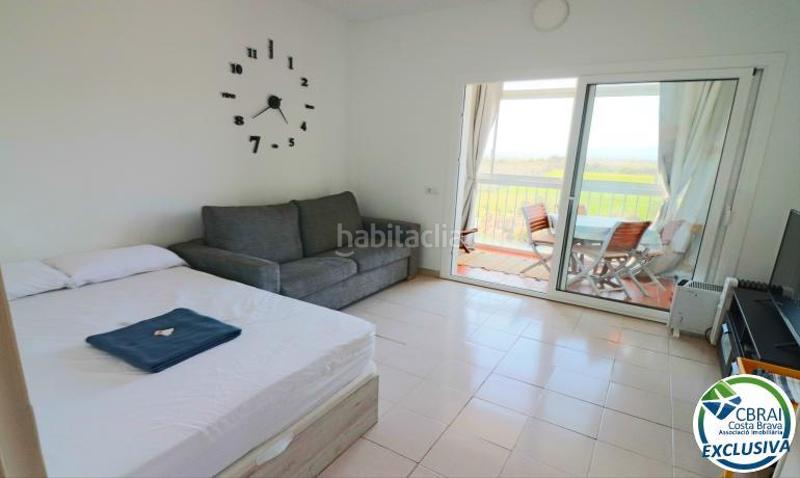 Foto 24e71a19-39f7-42eb-b9de-32e98364325d. Piso en de l'alhambra 47 acogedor estudio con vistas espectaculares a la montaña y licencia turística en Roses