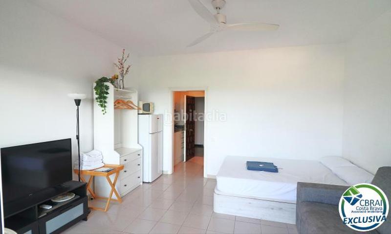 Foto 5e3d6da4-554d-4d05-876b-4253d3aeaa14. Piso en de l'alhambra 47 acogedor estudio con vistas espectaculares a la montaña y licencia turística en Roses
