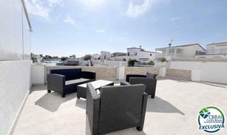 Xalet a Tordera 1. Casa en venta con amarre en empuriabrava.
