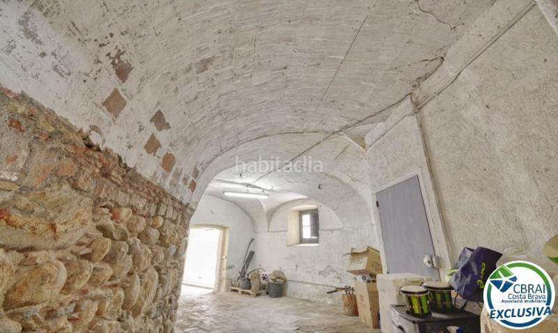 Foto 4e38c1e8-ca12-4eb1-a9cb-cdb2e3177390. Casa adosada en vilella 34 casa rústica con voltas catalanas con mucho encanto en el centro del pueblo . en Peralada