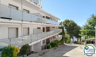 Appartement dans Canyelles 77. Piso con 3 habitaciones, parquin y vistas al mar.