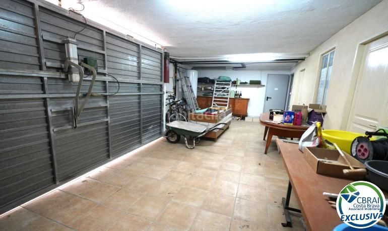 Foto d054df9d-b62b-4768-8718-78fc55ec8596. Chalet en de l'eucaliptus 12 preciosa casa unifamiliar en la garriga 4 dormitorios, 3 baños y piscina. en Roses