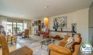 Appartement dans De l'almirall federico gravina 43. Exclusivo tico dplex en el centro de roses.