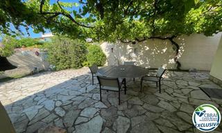 Xalet a Cala bona 15. Bonita casa en plata baja, reformada, con jardín, terrazas, gara