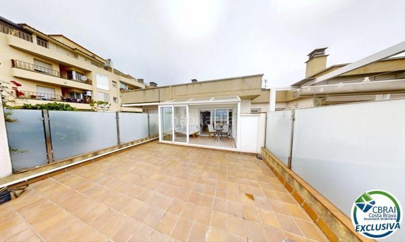 Foto 4d06ba61-dbaa-4297-9455-a9700f5f1d7d. Piso en del cap norfeu 45 dúplex con vistas impresionantes a la bahía en Roses