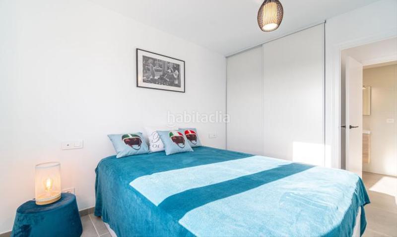 Foto 172f7ca9-2498-45b0-a011-98c286dfad7e. Piso en port empordà 85 precioso apartamento en la última planta con vistas al canal y amarre privado en Empuriabrava