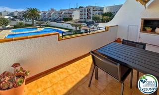 Appartamento  De josep carner 2. Apartamento con terraza, parking y piscina comunitaria.