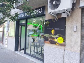 Local Comercial a De les arenes 21. Oportunidad de local comercial cerca del mercado de roses.