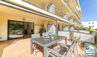 Appartement  Marítim 39. Apartamento en planta baja en primera línea de mar  zona salatar
