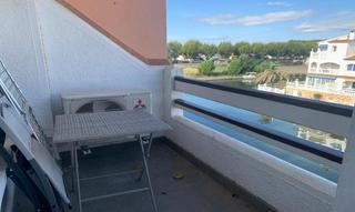 Pis  Alberes 191. Apartamento renovado con vista al canal en empuriabrava