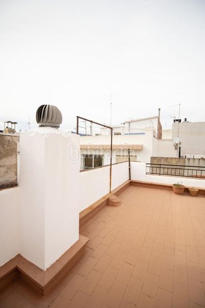 Foto ae5d0f3b-3c21-40f5-a4b5-0ccd7921defa. Piso en del pare antoni maria claret 78 gran piso en planta baja con sólo dos vecinos y gran terraza. en Roses
