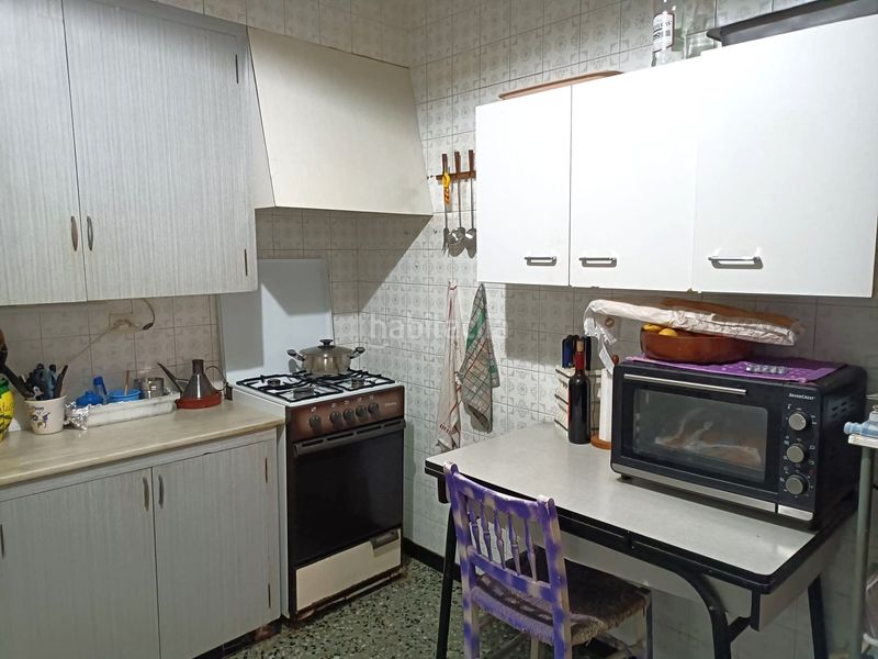 Foto d8056218-7b48-4127-bb50-ddf32b2db822. Piso en del pare antoni maria claret 78 gran piso en planta baja con sólo dos vecinos y gran terraza. en Roses
