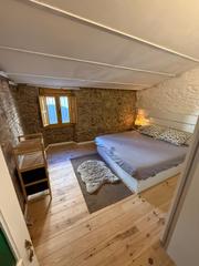 Casa adosada  Sant tomàs 20. Bonita casa parcialmente reformada.