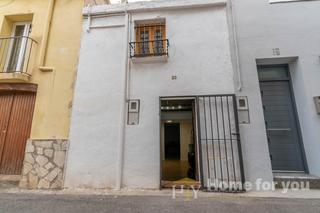 Maison jumelée à Sant tomàs 20. Bonita casa parcialmente reformada.