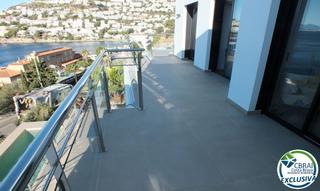 Chalet in De josé díaz pacheco 61. Bonito casa en roses con vistas al mar