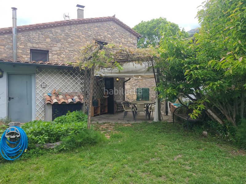 Foto dae4d307-0b99-461e-a9e2-5d4a64de1446. Masia a vall de bianya a Sant Joan les Fonts
