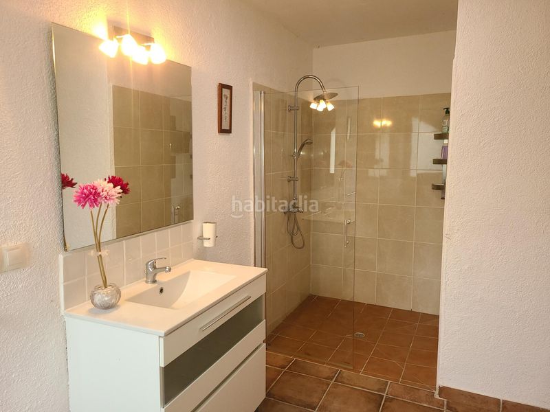 Foto e1f121df-770d-4342-b6dd-41f2078d20bc. Masia a vall de bianya a Sant Joan les Fonts