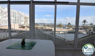 Flat in De la muga 2. Apartamento con 2 dormitorios en primera linea de mar