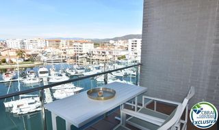 Pis a Cap de la gola 28. Encantador apartamento con licencia turística y vistas al canal