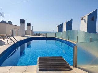 Piso en Cavall de mar 40. Duplex de lujo con vistas al canal en empuriabrava con piscina c