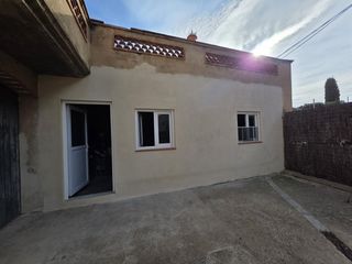 Chalet  Siurana 3. Casa con pajar para reformar en venta en riumors