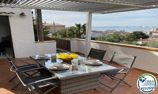 Studio à Cuana 43. Estudio cabina con licencia turística y vistas al mar