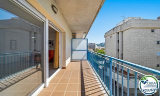 Flat in De la roca llarga 22. A150 metros de la playa con vistas al mar, licencia turistica.