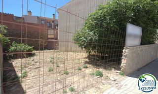 Wohngrundstück  De la cerdanya 9. Construye tu casa de pueblo en palau saverdera.