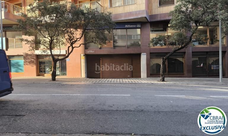 Foto 1782158d-a03d-4515-9ed6-e0aa186a49bf. Aparcament cotxe a Parc Bosc-Castell Figueres