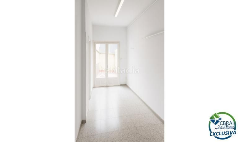 Foto 42dbc519-401c-4f6a-ab85-671d1d5cfeca. Local comercial a Centre Figueres