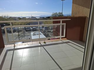 Piso  Carles fages de climent 30. Bonito piso en el puerto de roses con vistas al mar y ascensor.