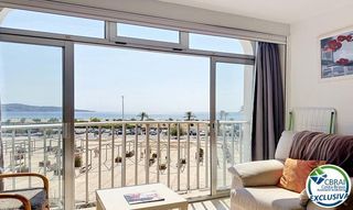 Pis a De la muga 6. Apartamento en primer linea de mar con vistas.