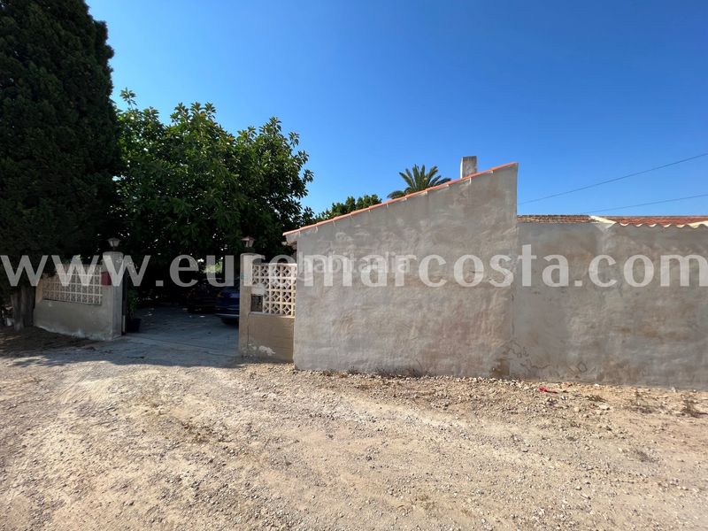Foto 4183ad84-ec50-4831-8bfd-954950308d51. Masia amb aparcament a La Marina Elche / Elx