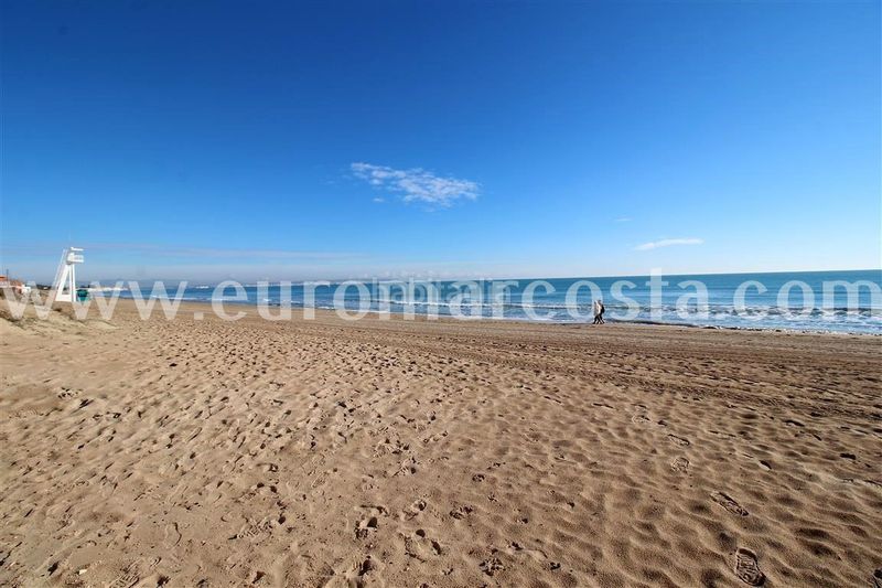 Foto d82bc6fd-eb0c-4e26-9caf-f44c56f71389. Masia amb aparcament a La Marina Elche / Elx