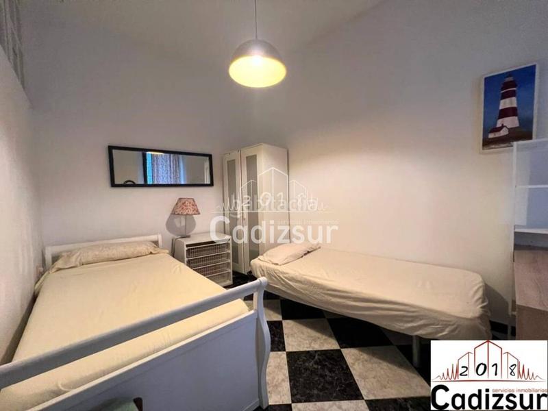 Foto 3a7b5817-827d-428c-8ab0-a8bb70889484. Rent flat in La Caleta - La Viña Cádiz