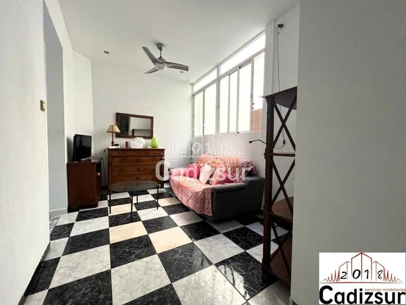 Foto 9473d2ce-e64c-4bd1-90cf-3e418158579d. Rent flat in La Caleta - La Viña Cádiz