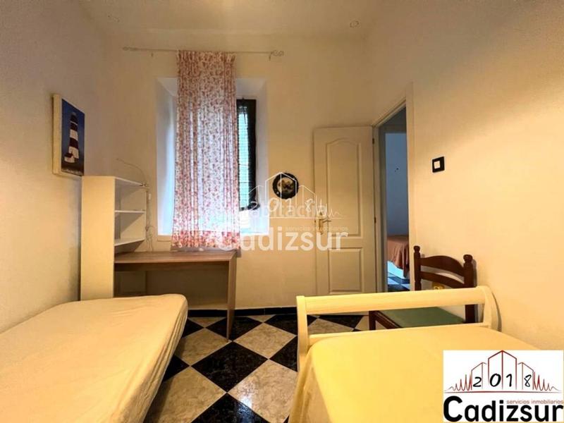 Foto b0f5a78f-f110-46dc-9e0e-e1208d07daa1. Rent flat in La Caleta - La Viña Cádiz