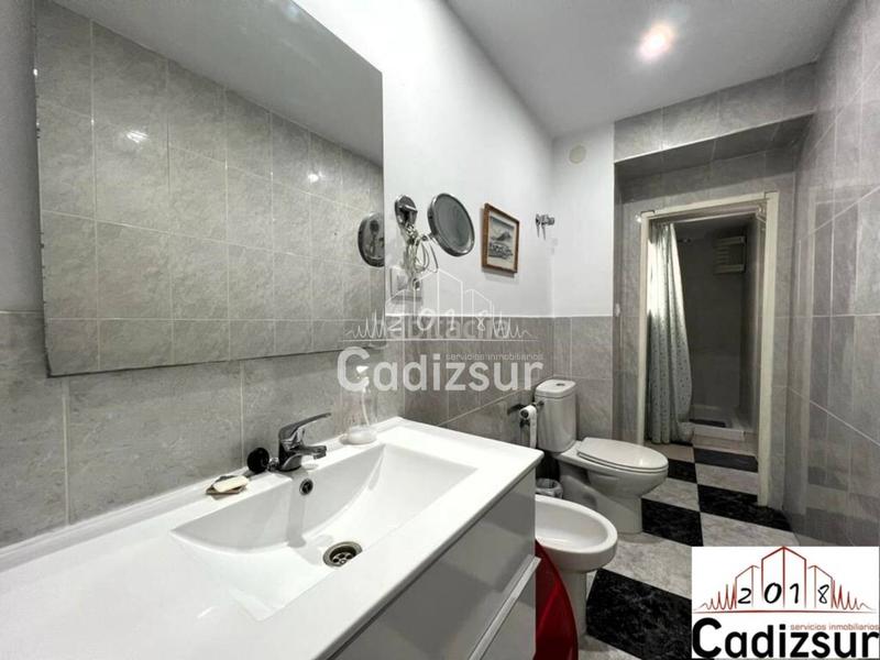 Foto dd3f3ea5-ed3d-4c3f-8100-ab349655c489. Rent flat in La Caleta - La Viña Cádiz