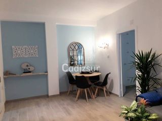 Rent Apartment  Calle santa lucía. Temporada escolar en cadiz centro