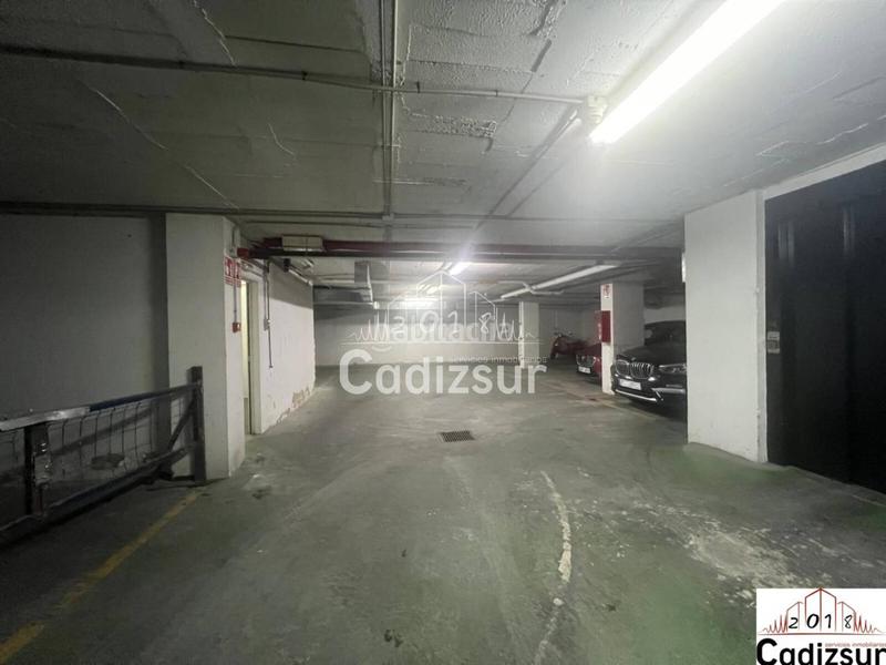 Foto 0bd9cb7a-09bd-4057-8fe7-dface7a05078. Parking coche garaje en venta en la laguna en Paseo Marítimo - San José - La Laguna Cádiz