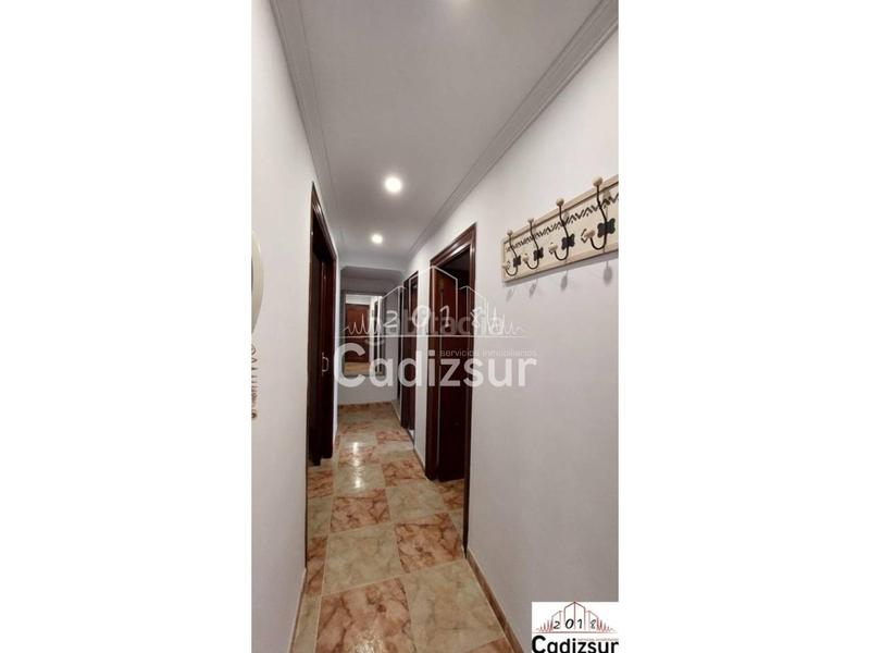 Foto ec464503-2412-48a9-8263-f2af10a21718. Alquiler piso larga duración en zona residencia en Cádiz
