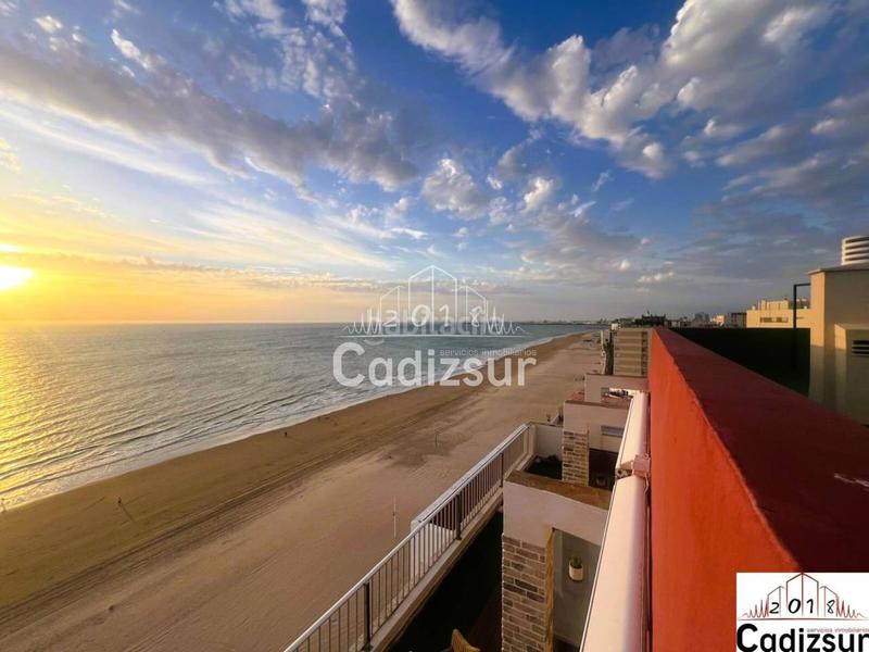 Foto 89fd35bc-2427-4d70-b33b-ceccb592384d. Piso  en playa victoria en Paseo Marítimo - San José - La Laguna Cádiz