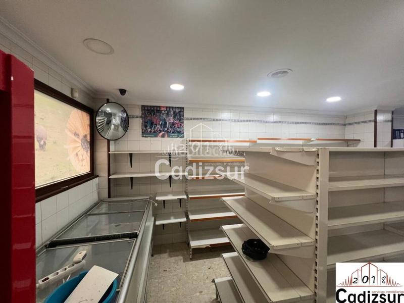 Foto 1f542ade-f81d-4410-a748-e897c08ced4a. Local comercial venta de local comercial en zona san felipevarela en Cádiz