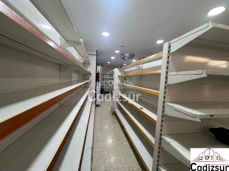 Foto 1f9b7bc1-1bd4-4aef-a8e4-c8ba497fe6a7. Local comercial venta de local comercial en zona san felipevarela en Cádiz
